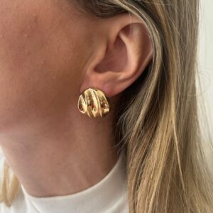 Brinco Botão Detalhe Dourado